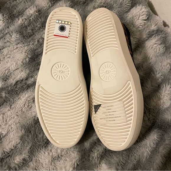 UGG Cahlvan Calf Hair Slide On Sneaker - Picture 6 of 6